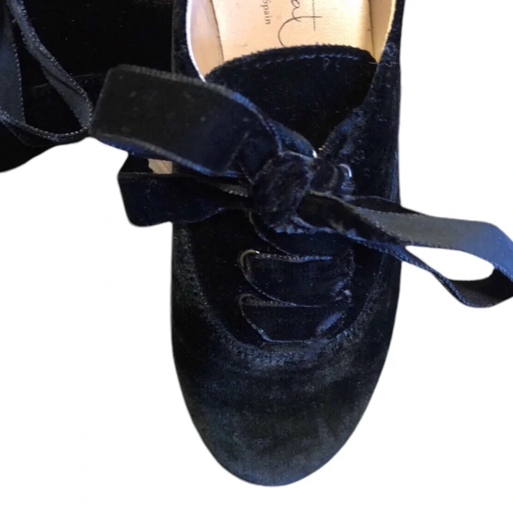 Papanatas || Girls Black Velvet Lace Up Oxfords